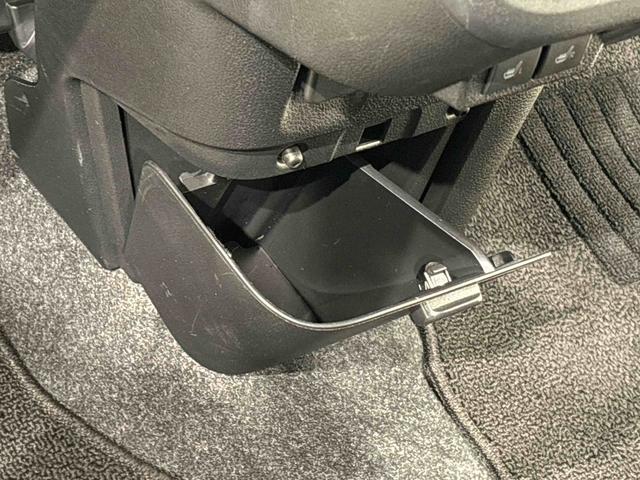 ムーヴキャンバス セオリーＧ　ＬＥＤオートライト・フォグランプ　電動パーキングブレーキ　プッシュボタンスタート　セキュリティアラーム　バックカメラ　両側パワースライドドアウエルカムオープン機能　オート電動格納式ドアミラー（32枚目）