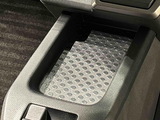 タフト Ｇターボ　ダーククロムベンチャー　電動パーキングブレーキ　スカイフィールトップ　ダークメッキパック　シルバーアンダーガーニッシュ　インテリアアクセント　ＬＥＤオートハイビーム＆フォグランプ　電動パーキングブレーキ　バックカメラ　アルミホイール（19枚目）
