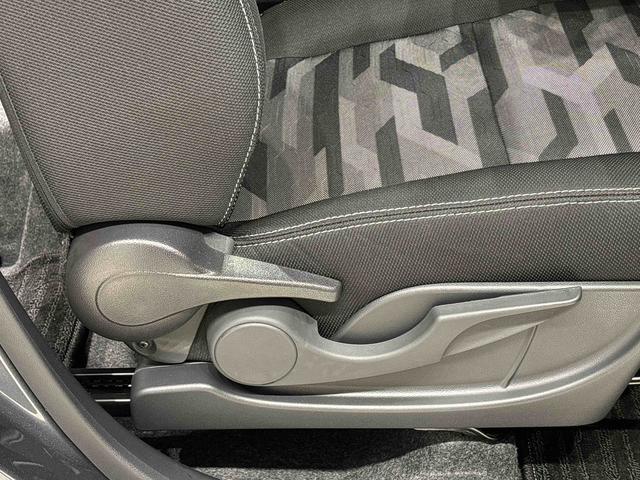 タフト Ｇターボ　ダーククロムベンチャー　電動パーキングブレーキ　スカイフィールトップ　ダークメッキパック　シルバーアンダーガーニッシュ　インテリアアクセント　ＬＥＤオートハイビーム＆フォグランプ　電動パーキングブレーキ　バックカメラ　アルミホイール（28枚目）