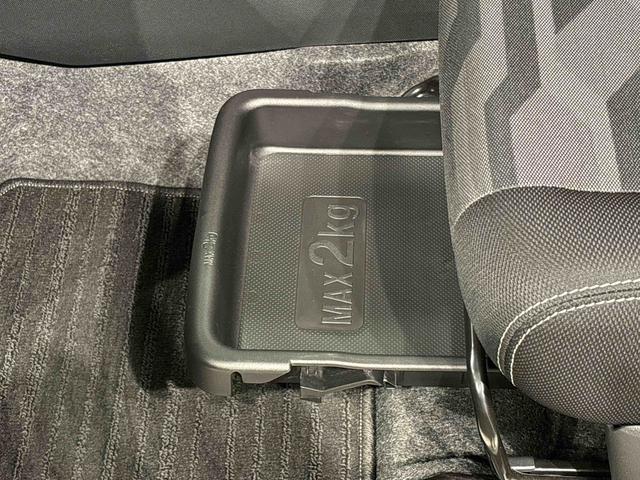 タフト Ｇターボ　ダーククロムベンチャー　電動パーキングブレーキ　スカイフィールトップ　ダークメッキパック　シルバーアンダーガーニッシュ　インテリアアクセント　ＬＥＤオートハイビーム＆フォグランプ　電動パーキングブレーキ　バックカメラ　アルミホイール（33枚目）