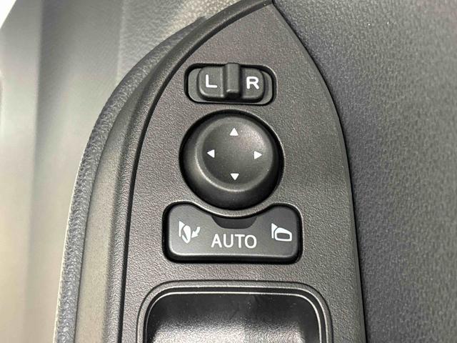 タント ファンクロスターボ 電動パーキングブレーキ LEDオートライト パワースライドドアウェルカムオープン機能 電動パーキングブレーキ 運転席助手席シートヒーター アルミホイール キーフリーシステム  オート電動格納式ドアミラー(24枚目)