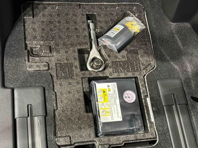 タント ファンクロスターボ 電動パーキングブレーキ LEDオートライト パワースライドドアウェルカムオープン機能 電動パーキングブレーキ 運転席助手席シートヒーター アルミホイール キーフリーシステム  オート電動格納式ドアミラー(33枚目)