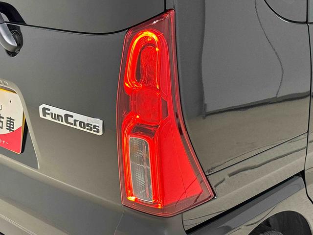 タント ファンクロスターボ 前席シートヒーター バックカメラ付 電動パーキングブレーキ 後席両側パワースライドドア 運転席・助手席シートヒーター LEDヘッドライト・フォグランプ オートエアコン オートライト 15インチアルミホイール キーフリーシステム(48枚目)