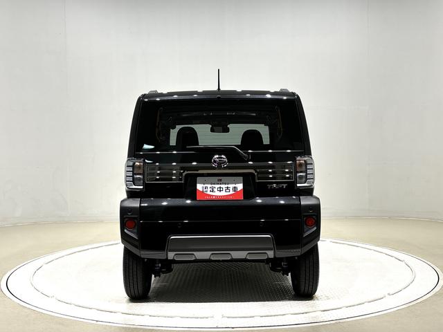 タフト Ｇ　ダーククロムベンチャー　バックモニター対応カメラ　スカイフィールトップ　ダークメッキパック　シルバーアンダーガーニッシュ　インテリアアクセント　ＬＥＤオートライト＆フォグランプ　電動パーキングブレーキ　バックカメラ　アルミホイール（9枚目）