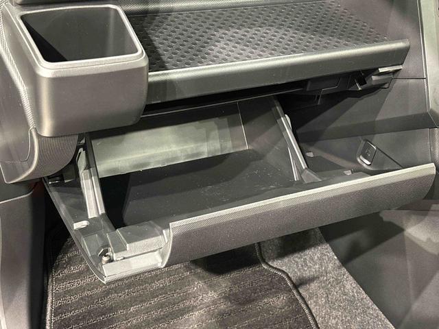 タフト Ｇ　ダーククロムベンチャー　バックモニター対応カメラ　スカイフィールトップ　ダークメッキパック　シルバーアンダーガーニッシュ　インテリアアクセント　ＬＥＤオートライト＆フォグランプ　電動パーキングブレーキ　バックカメラ　アルミホイール（32枚目）