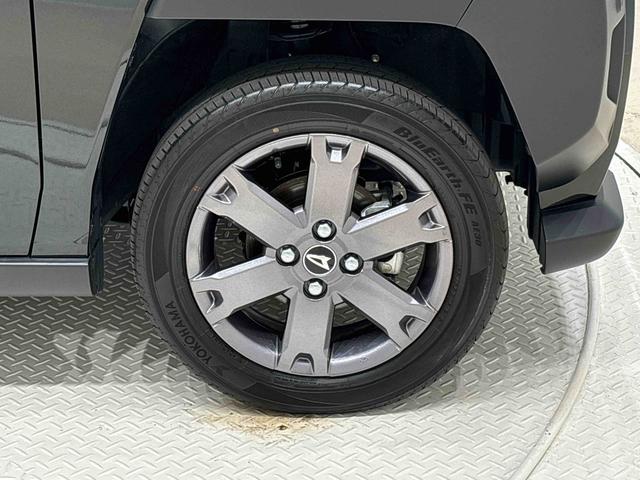 タフト Ｇ　ダーククロムベンチャー　バックモニター対応カメラ　スカイフィールトップ　ダークメッキパック　シルバーアンダーガーニッシュ　インテリアアクセント　ＬＥＤオートライト＆フォグランプ　電動パーキングブレーキ　バックカメラ　アルミホイール（47枚目）