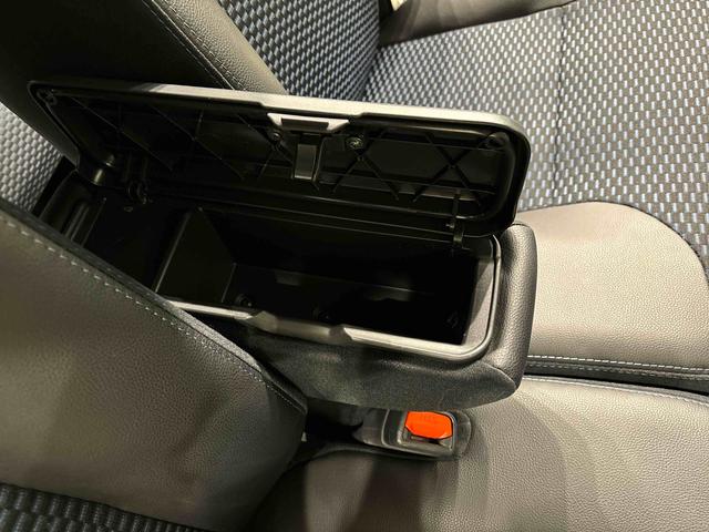 タント カスタムＲＳ　電動パーキングブレーキ　ＬＥＤオートライト　パワースライドドアウェルカムオープン機能　電動パーキングブレーキ　運転席助手席シートヒーター　アルミホイール　キーフリーシステム　　オート電動格納式ドアミラー（30枚目）