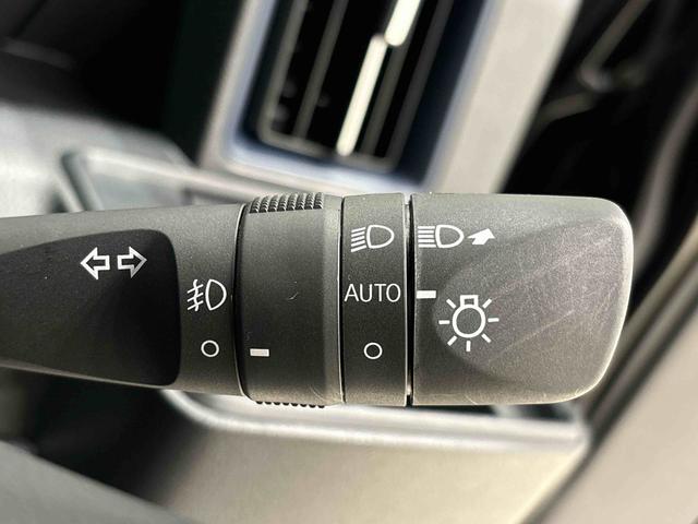 タント カスタムＲＳ　バックカメラ　電動パーキングブレーキ　ＬＥＤオートライト　パワースライドドアウェルカムオープン機能　オート電動格納式ドアミラー　助手席ロングスライド　助手席イージークローザー　アルミホイール　キーフリーシステム（23枚目）