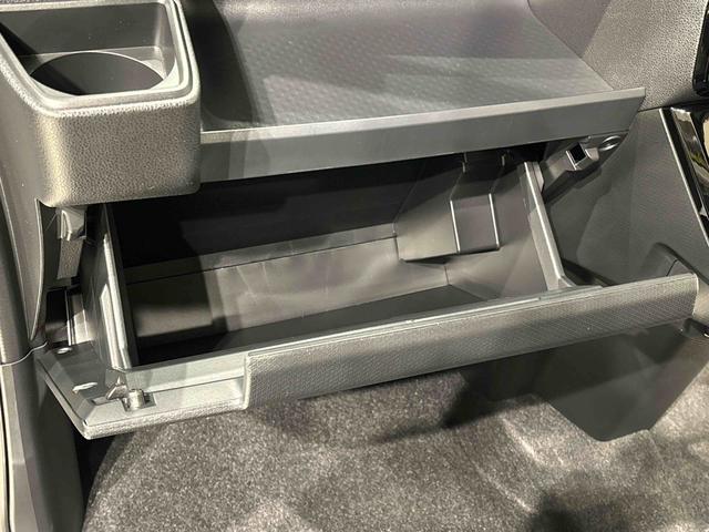 タント カスタムＲＳ　バックカメラ　電動パーキングブレーキ　ＬＥＤオートライト　パワースライドドアウェルカムオープン機能　オート電動格納式ドアミラー　助手席ロングスライド　助手席イージークローザー　アルミホイール　キーフリーシステム（32枚目）