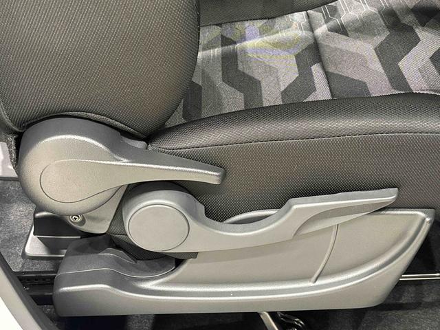 タント ファンクロスターボ　　電子パーキング　　ＬＥＤヘッドライト　ＬＥＤオートライト　パワースライドドアウェルカムオープン機能　オート電動格納式ドアミラー　助手席ロングスライド　助手席イージークローザー　アルミホイール　キーフリーシステム（28枚目）