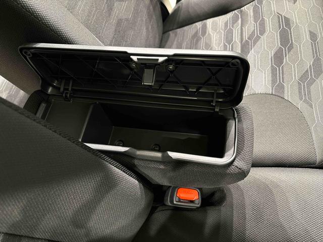 タント ファンクロスターボ　　電子パーキング　　ＬＥＤヘッドライト　ＬＥＤオートライト　パワースライドドアウェルカムオープン機能　オート電動格納式ドアミラー　助手席ロングスライド　助手席イージークローザー　アルミホイール　キーフリーシステム（30枚目）