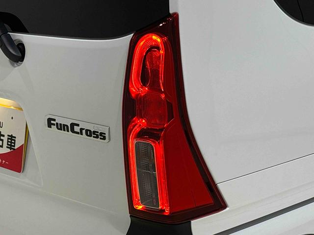 タント ファンクロスターボ　　電子パーキング　　ＬＥＤヘッドライト　ＬＥＤオートライト　パワースライドドアウェルカムオープン機能　オート電動格納式ドアミラー　助手席ロングスライド　助手席イージークローザー　アルミホイール　キーフリーシステム（48枚目）