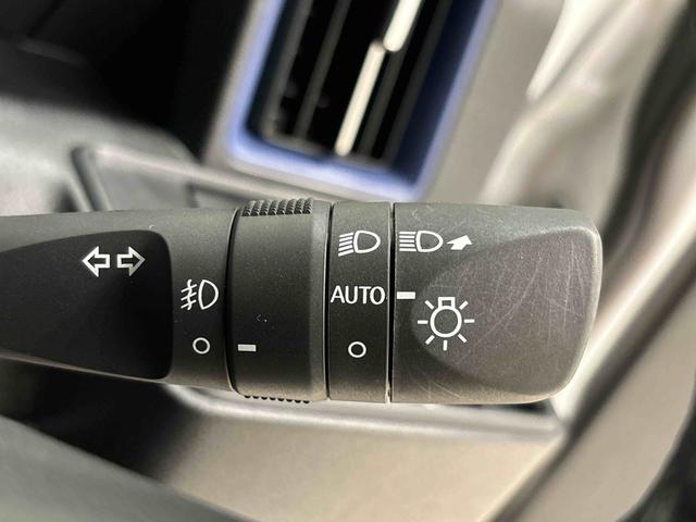 タント カスタムＲＳスタイルセレクション　パノラマモニター　ＥＴＣ　ＬＥＤオートライト　パワースライドドアウェルカムオープン機能　オート電動格納式ドアミラー　助手席ロングスライド　助手席イージークローザー　アルミホイール　キーフリーシステム（27枚目）