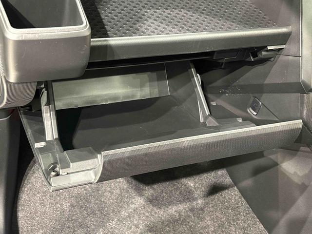 タフト Ｇ　クロムベンチャー　バックカメラ付き　スカイフィールトップ　クロムパック　メッキパック　シルバーアンダーガーニッシュ　インテリアアクセント　ＬＥＤオートライト＆フォグランプ　電動パーキングブレーキ　バックカメラ　アルミホイール（32枚目）