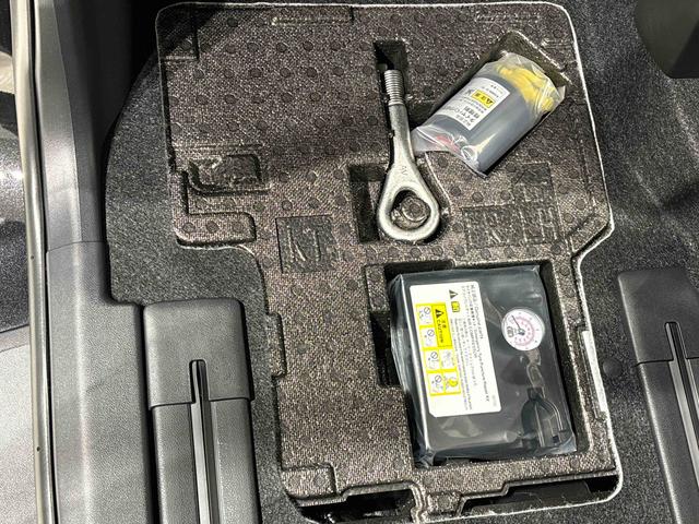 タント ファンクロスターボ　バックカメラ　電動パーキングブレーキ　ＬＥＤオートライト　パワースライドドアウェルカムオープン機能　電動パーキングブレーキ　運転席助手席シートヒーター　アルミホイール　キーフリーシステム　　オート電動格納式ドアミラー（33枚目）