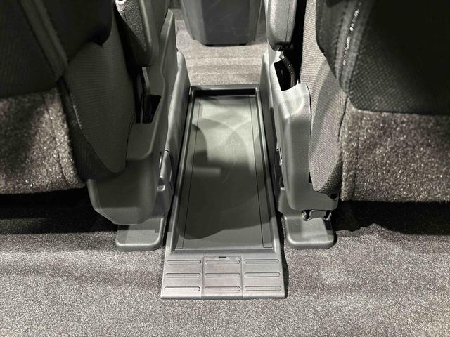 トール カスタム G   電子パーキング  両側パワースライドドア LEDヘッドランプ・フォグランプ  14インチアルミホイール オートライト プッシュボタンスタート クルーズコントロール  コーナーセンサー パワースライドドア キーフリーシステム(28枚目)