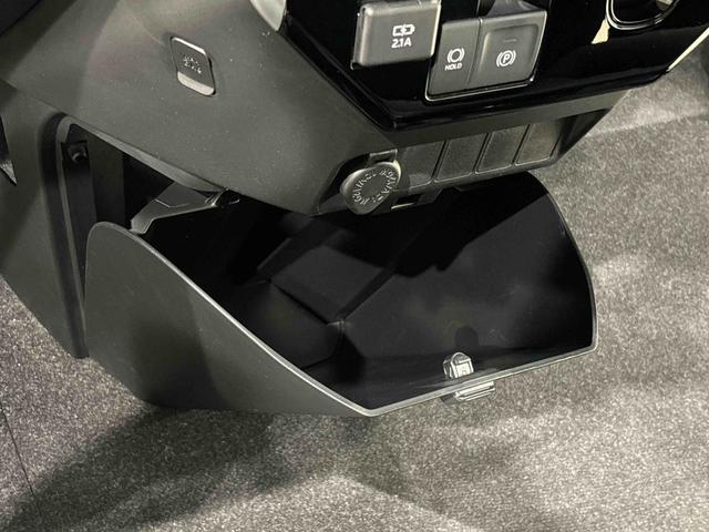トール カスタム G   電子パーキング  両側パワースライドドア LEDヘッドランプ・フォグランプ  14インチアルミホイール オートライト プッシュボタンスタート クルーズコントロール  コーナーセンサー パワースライドドア キーフリーシステム(30枚目)