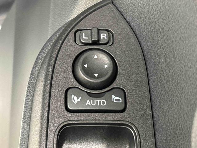 タント カスタムＲＳ　両側パワースライドドア　ＬＥＤオートライト　　電動パーキングブレーキ　運転席助手席シートヒーター　アルミホイール　キーフリーシステム　　オート電動格納式ドアミラー（24枚目）