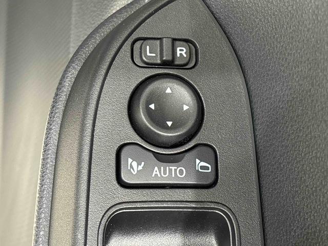 タント ファンクロスターボ　バックカメラ　電動パーキングブレーキ　ＬＥＤオートライト　パワースライドドアウェルカムオープン機能　電動格納式ドアミラー　助手席ロングスライド　助手席イージークローザー　　セキュリティアラーム　キーフリーシステム（24枚目）