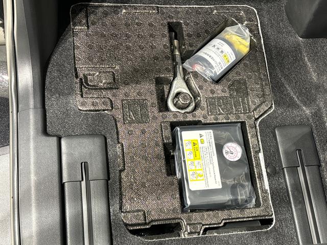タント ファンクロスターボ　バックカメラ　電動パーキングブレーキ　ＬＥＤオートライト　パワースライドドアウェルカムオープン機能　電動格納式ドアミラー　助手席ロングスライド　助手席イージークローザー　　セキュリティアラーム　キーフリーシステム（33枚目）