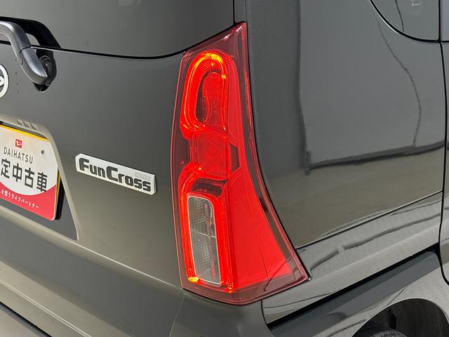 タント ファンクロスターボ　バックカメラ　電動パーキングブレーキ　ＬＥＤオートライト　パワースライドドアウェルカムオープン機能　電動格納式ドアミラー　助手席ロングスライド　助手席イージークローザー　　セキュリティアラーム　キーフリーシステム（48枚目）