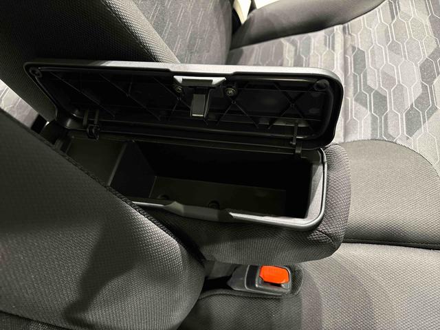 ������Ƃ��������ނȂǂ����[�ł���{�b�N�X�t���Z���^�[�A�[�����X�g���t���Ă܂���