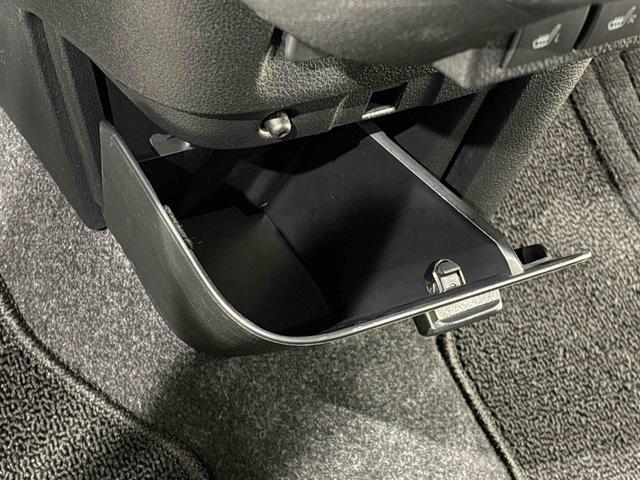 ムーヴキャンバス セオリーＧターボ　９インチディスプレイオーディオ　パノラマ　ＬＥＤオートライト・フォグランプ　電動パーキングブレーキ　プッシュボタンスタート　セキュリティアラーム　バックカメラ　両側パワースライドドアウエルカムオープン機能　オート電動格納式ドアミラー（32枚目）