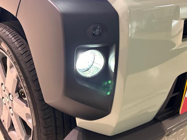 タフト Ｇ　ダーククロムベンチャー　スカイフィールトップ　ＬＥＤオートライト　オートハイビーム　フロントフォグランプ　運転席／助手席シートヒーター　プッシュボタンスタート　電動パーキングブレーキ　バックカメラ　１５インチアルミホイール（45枚目）