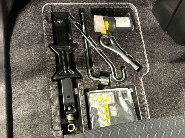 トール カスタムＧ　ＬＥＤヘッドランプ・フォグランプ　　１４インチアルミホイール　オートライト　プッシュボタンスタート　クルーズコントロール　　コーナーセンサー　パワースライドドア　キーフリーシステム（33枚目）