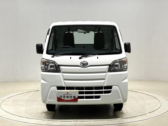 ハイゼットトラック スタンダード 農用スペシャル AM・FMラジオ 4WD ハロゲンヘッドランプ トップシェイドガラス 大型荷台作業灯 運転席バニティミラー AM・FMラジオ ガードフレーム スペアタイヤ(6枚目)