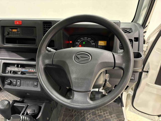 ハイゼットトラック スタンダード 農用スペシャル AM・FMラジオ 4WD ハロゲンヘッドランプ トップシェイドガラス 大型荷台作業灯 運転席バニティミラー AM・FMラジオ ガードフレーム スペアタイヤ(11枚目)