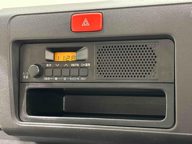 ハイゼットトラック スタンダード 農用スペシャル AM・FMラジオ 4WD ハロゲンヘッドランプ トップシェイドガラス 大型荷台作業灯 運転席バニティミラー AM・FMラジオ ガードフレーム スペアタイヤ(12枚目)