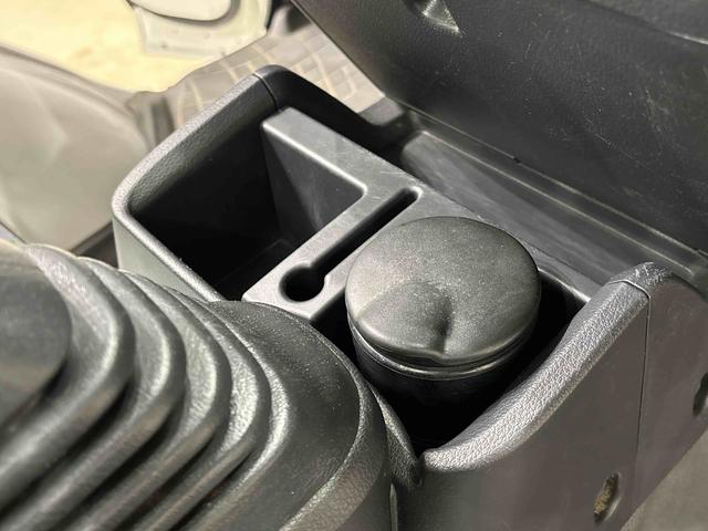 ハイゼットトラック スタンダード 農用スペシャル AM・FMラジオ 4WD ハロゲンヘッドランプ トップシェイドガラス 大型荷台作業灯 運転席バニティミラー AM・FMラジオ ガードフレーム スペアタイヤ(18枚目)