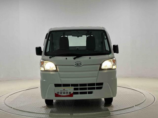 ハイゼットトラック スタンダード 農用スペシャル AM・FMラジオ 4WD ハロゲンヘッドランプ トップシェイドガラス 大型荷台作業灯 運転席バニティミラー AM・FMラジオ ガードフレーム スペアタイヤ(40枚目)