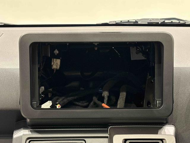 タフト Ｇ　クロムベンチャー　バックモニター対応　シートヒーター　スカイフィールトップ　クロムパック　メッキパック　シルバーアンダーガーニッシュ　インテリアアクセント　ＬＥＤオートライト＆フォグランプ　電動パーキングブレーキ　バックカメラ　アルミホイール（16枚目）