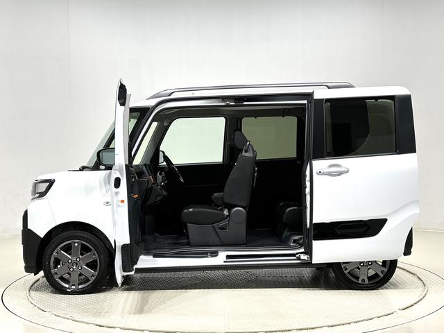 タント ファンクロスターボ　プッシュボタンスタート　オートエアコン　ＬＥＤオートライト　パワースライドドアウェルカムオープン機能　オート電動格納式ドアミラー　助手席ロングスライド　助手席イージークローザー　運転席助手席シートヒーター　アルミホイル　キーフリーシステム（8枚目）