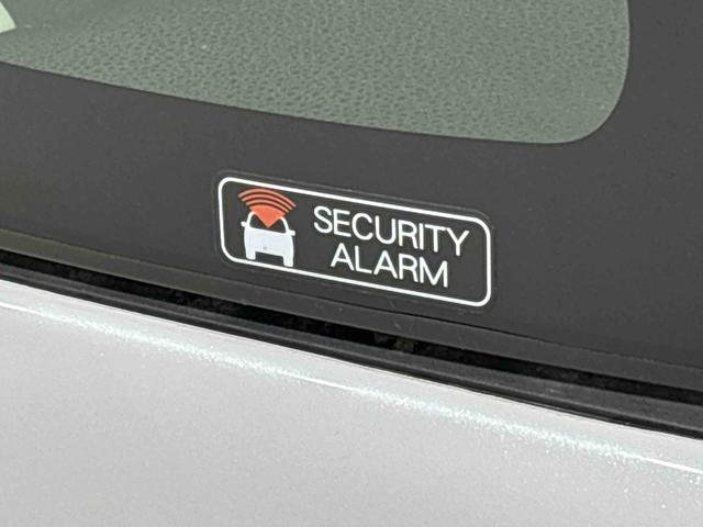 タント ファンクロスターボ　プッシュボタンスタート　オートエアコン　ＬＥＤオートライト　パワースライドドアウェルカムオープン機能　オート電動格納式ドアミラー　助手席ロングスライド　助手席イージークローザー　運転席助手席シートヒーター　アルミホイル　キーフリーシステム（42枚目）