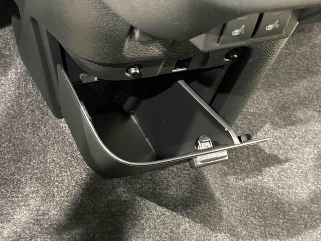 ムーヴキャンバス ストライプスG LEDオートライト・フォグランプ 電動パーキングブレーキ プッシュボタンスタート セキュリティアラーム バックカメラ 両側パワースライドドアウエルカムオープン機能 オート電動格納式ドアミラー(32枚目)