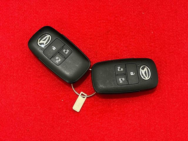 ムーヴキャンバス ストライプスG LEDオートライト・フォグランプ 電動パーキングブレーキ プッシュボタンスタート セキュリティアラーム バックカメラ 両側パワースライドドアウエルカムオープン機能 オート電動格納式ドアミラー(49枚目)