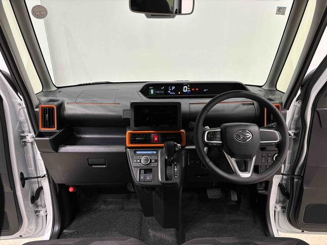 �ɍׂ`�s���[�Ŏ��E���m�ہB�X�g���X�t���[�Œ����I�ɑ���ł��郌�C�A�E�g�̃R�b�N�s�b�g�B�R�U�O°�t�u���h�q�J�b�g�K���X�̗p�œ��Ă��΍�Ǝԓ��̉��x�㏸��}���B��������S���ĉ^�]�ɏW���ł��܂��B