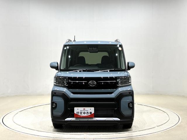 タント ファンクロス　　　　電子パーキング　　　ＬＥＤヘッドライト　ＬＥＤオートライト　パワースライドドアウェルカムオープン機能　電動パーキングブレーキ　運転席助手席シートヒーター　アルミホイール　キーフリーシステム　　オート電動格納式ドアミラー（6枚目）