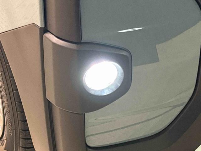タント ファンクロス　　　　電子パーキング　　　ＬＥＤヘッドライト　ＬＥＤオートライト　パワースライドドアウェルカムオープン機能　電動パーキングブレーキ　運転席助手席シートヒーター　アルミホイール　キーフリーシステム　　オート電動格納式ドアミラー（47枚目）