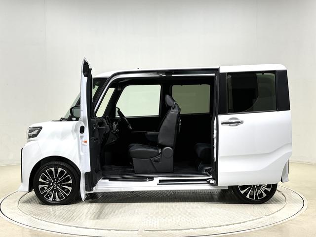 タント カスタムＲＳ　両側パワースライドドア　ターボ付き　パノラマモニター対応純正ナビ装着用アップグレードパック　運転席・助手席シートヒーター　本革巻ステアリングホイール　電動パーキングブレーキブレーキ　オートブレーキホールド機能　オートライト（8枚目）