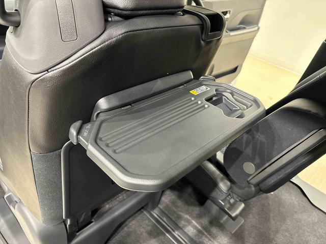 タント カスタムＲＳ　両側パワースライドドア　ターボ付き　パノラマモニター対応純正ナビ装着用アップグレードパック　運転席・助手席シートヒーター　本革巻ステアリングホイール　電動パーキングブレーキブレーキ　オートブレーキホールド機能　オートライト（37枚目）