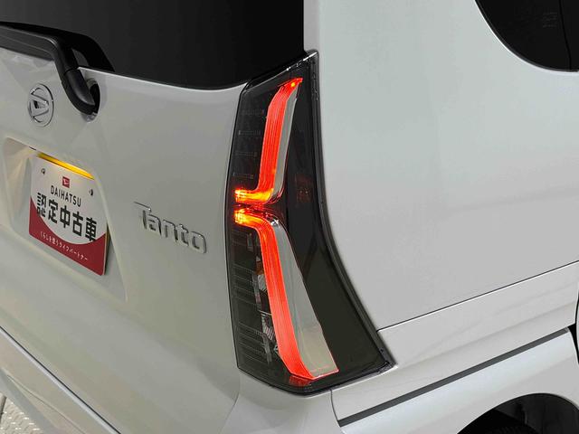 タント カスタムＲＳ　両側パワースライドドア　ターボ付き　パノラマモニター対応純正ナビ装着用アップグレードパック　運転席・助手席シートヒーター　本革巻ステアリングホイール　電動パーキングブレーキブレーキ　オートブレーキホールド機能　オートライト（51枚目）