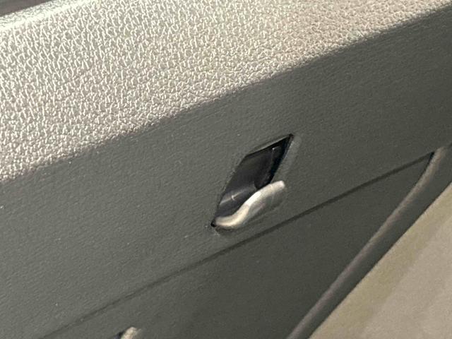 ハイゼットトラック スタンダード 4WD コーナーセンサー AM/FMラジオ ハロゲンヘッドランプ トップシェイドガラス 運転席SRSエアバック バックソナー 電動式パワーステアリング AM/FMラジオ VSC&TRC(27枚目)