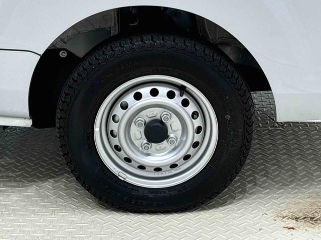 ハイゼットトラック スタンダード 4WD コーナーセンサー AM/FMラジオ ハロゲンヘッドランプ トップシェイドガラス 運転席SRSエアバック バックソナー 電動式パワーステアリング AM/FMラジオ VSC&TRC(45枚目)