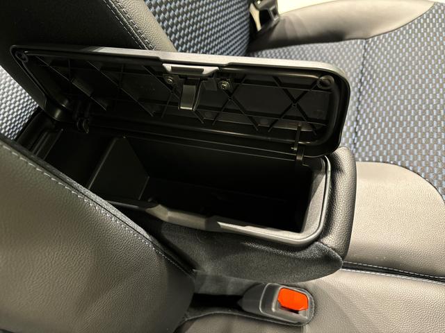 タント カスタムＲＳ　バックカメラ付き　前席シートヒーター　ＬＥＤオートライト　パワースライドドアウェルカムオープン機能　電動パーキングブレーキ　運転席助手席シートヒーター　アルミホイール　キーフリーシステム　　オート電動格納式ドアミラー（30枚目）