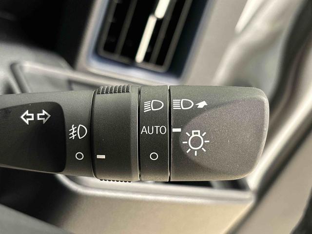 タント カスタムＲＳ　パノラマモニター対応カメラ　ＬＥＤオートライト　パワースライドドアウェルカムオープン機能　電動パーキングブレーキ　運転席助手席シートヒーター　アルミホイール　キーフリーシステム　　オート電動格納式ドアミラー（25枚目）