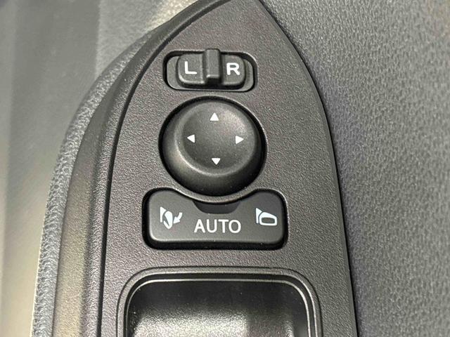 タント カスタムＲＳ　　Ｂカメラ　両側電動スライドドア　ターボ車　ＬＥＤオートライト　パワースライドドアウェルカムオープン機能　オート電動格納式ドアミラー　助手席ロングスライド　助手席イージークローザー　アルミホイール　キーフリーシステム　前席シートヒーター（24枚目）